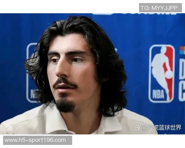 热火对阵公牛哈克斯缺席两场后有望复出场均162分状态回暖